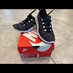 Girls size 13.5 Nike tennis shoes